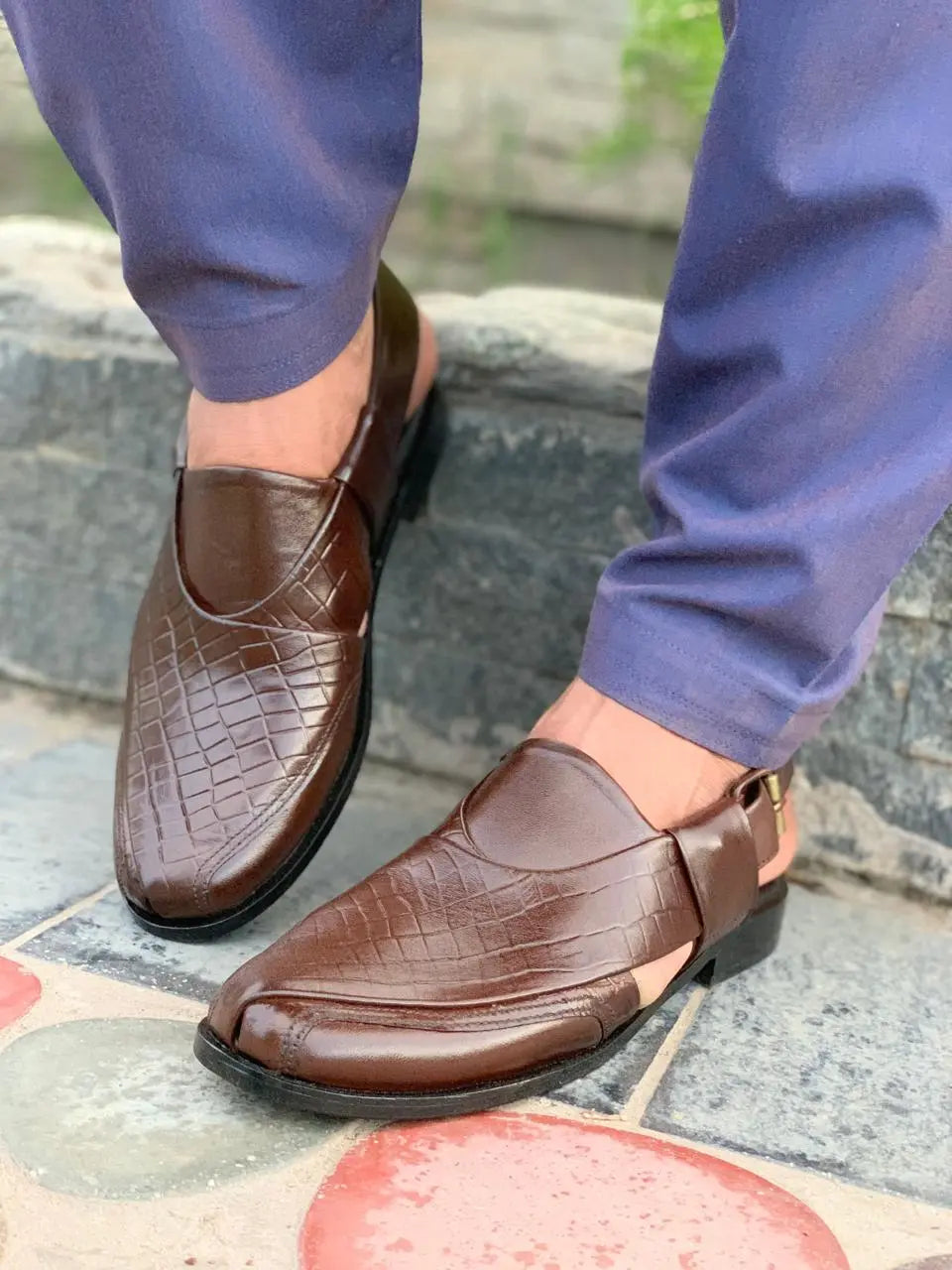 MEN SANDLE & PESHAWARI